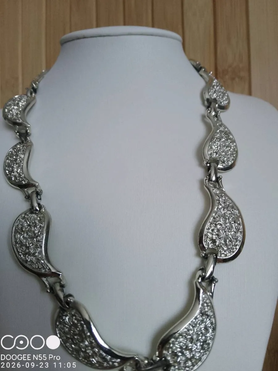 Women's Vintage Style Necklace - Image 3