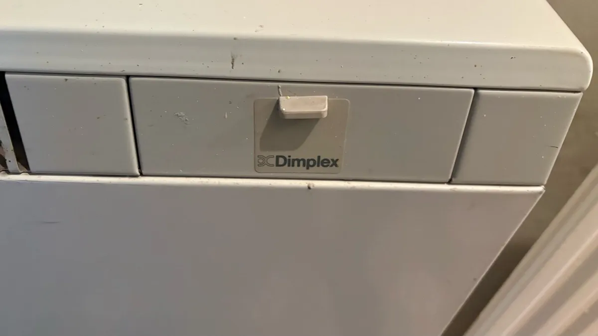 Dimplex storage heaters. - Image 2