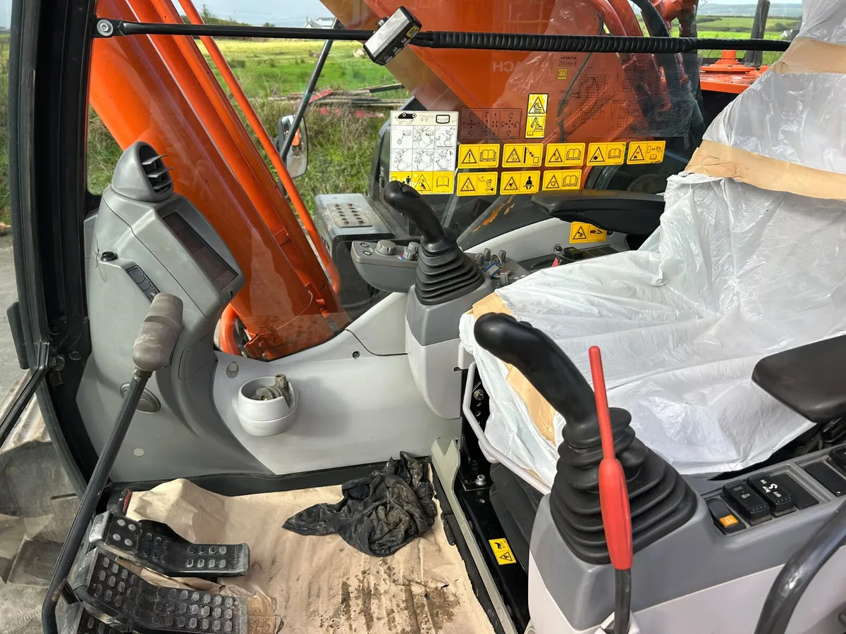 Hitachi ZX350LC-6 - Image 3