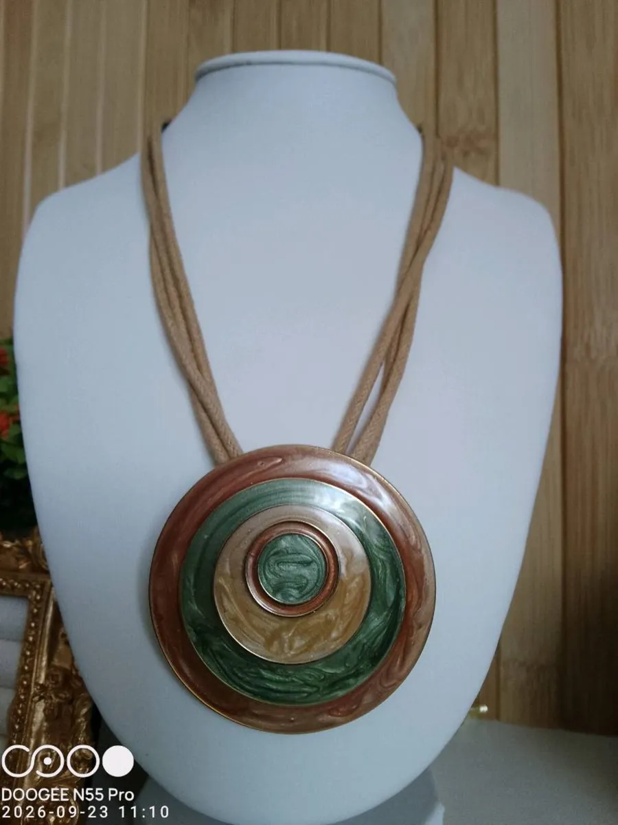 Women's Necklace - Image 3