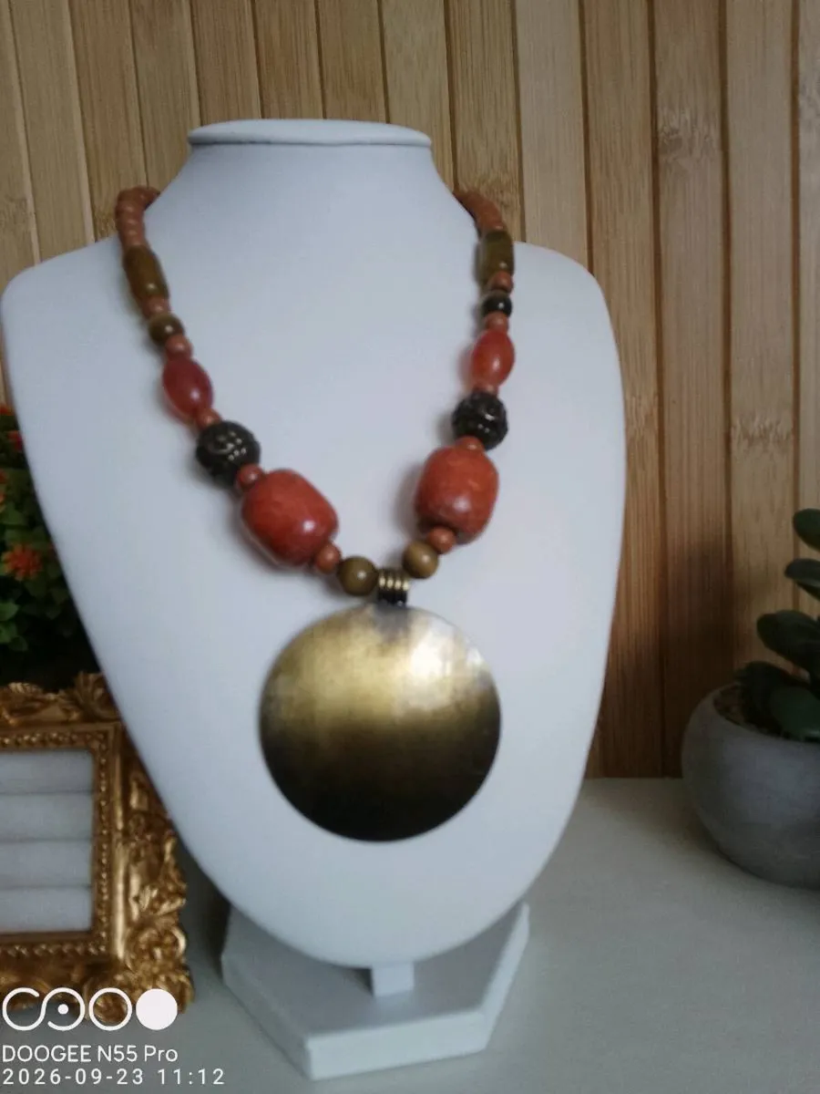 Women's Vintage Style Necklace - Image 1