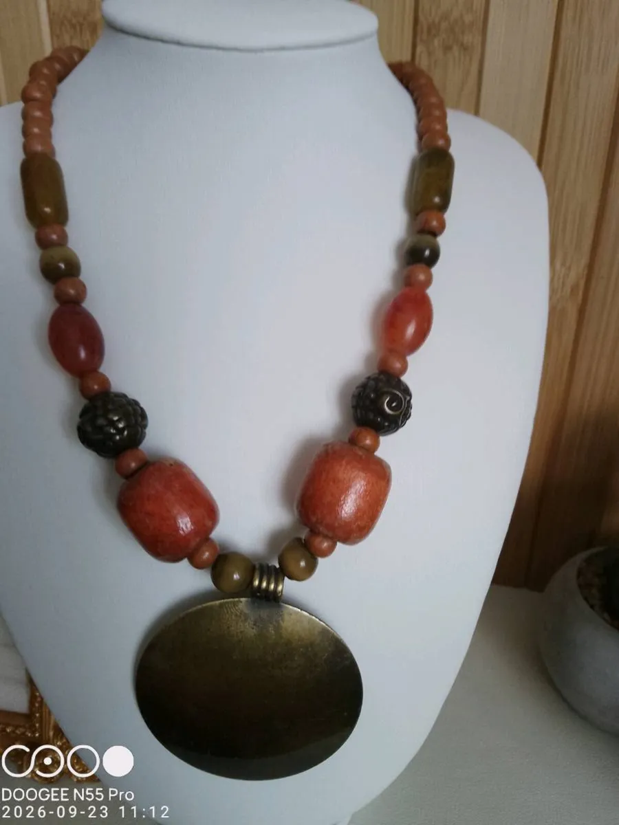 Women's Vintage Style Necklace - Image 4