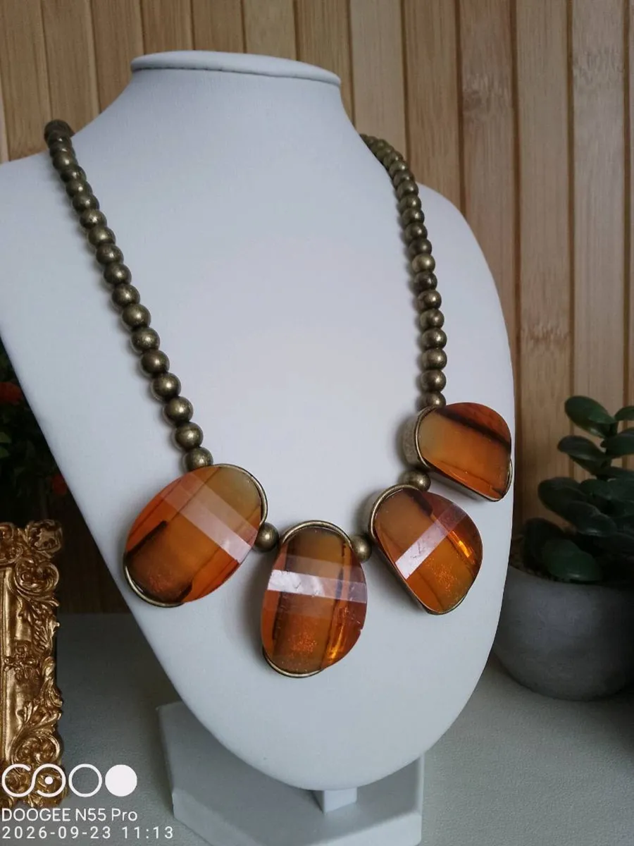 Women's Vintage Style Necklace - Image 1