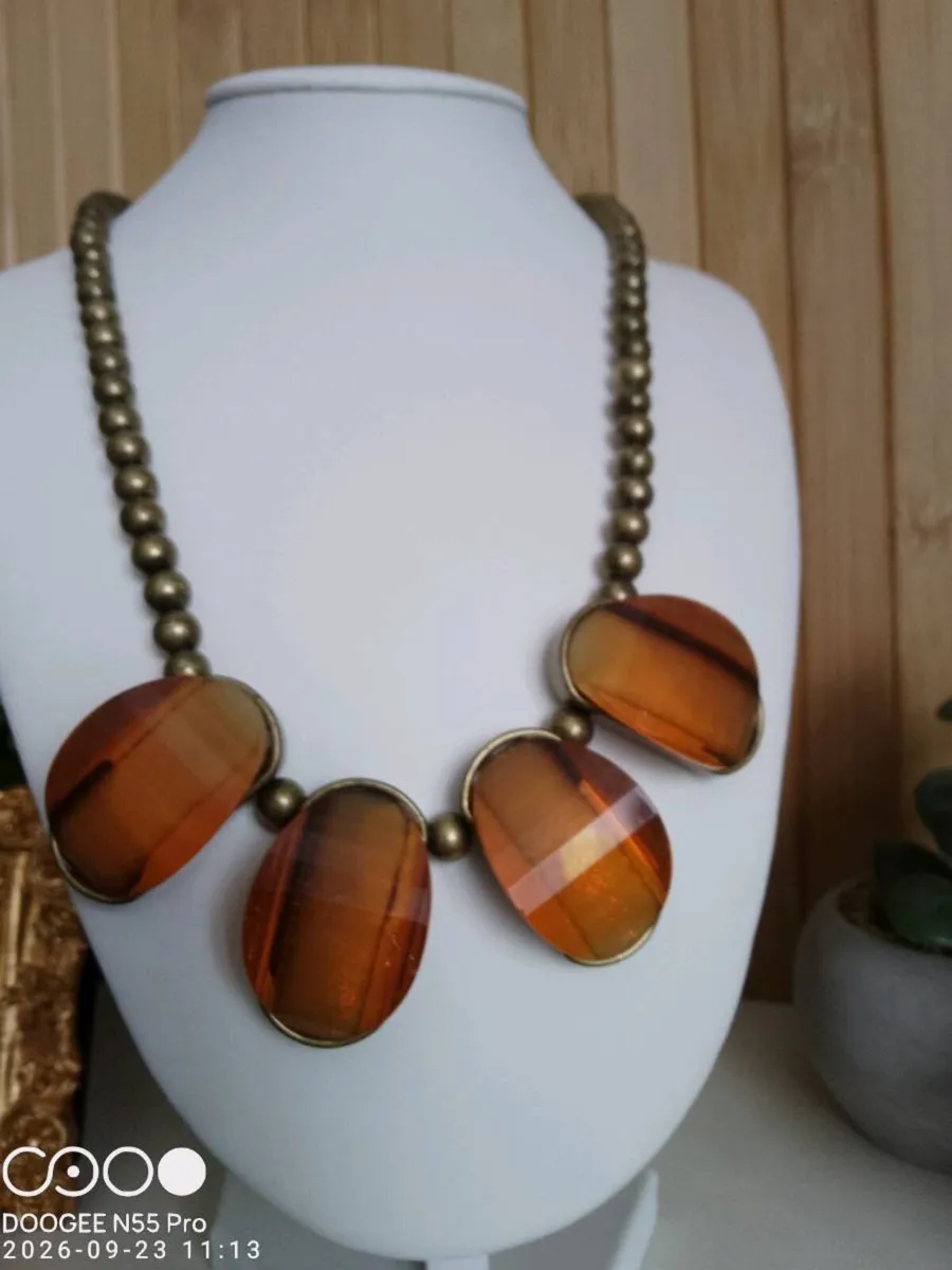 Women's Vintage Style Necklace - Image 2