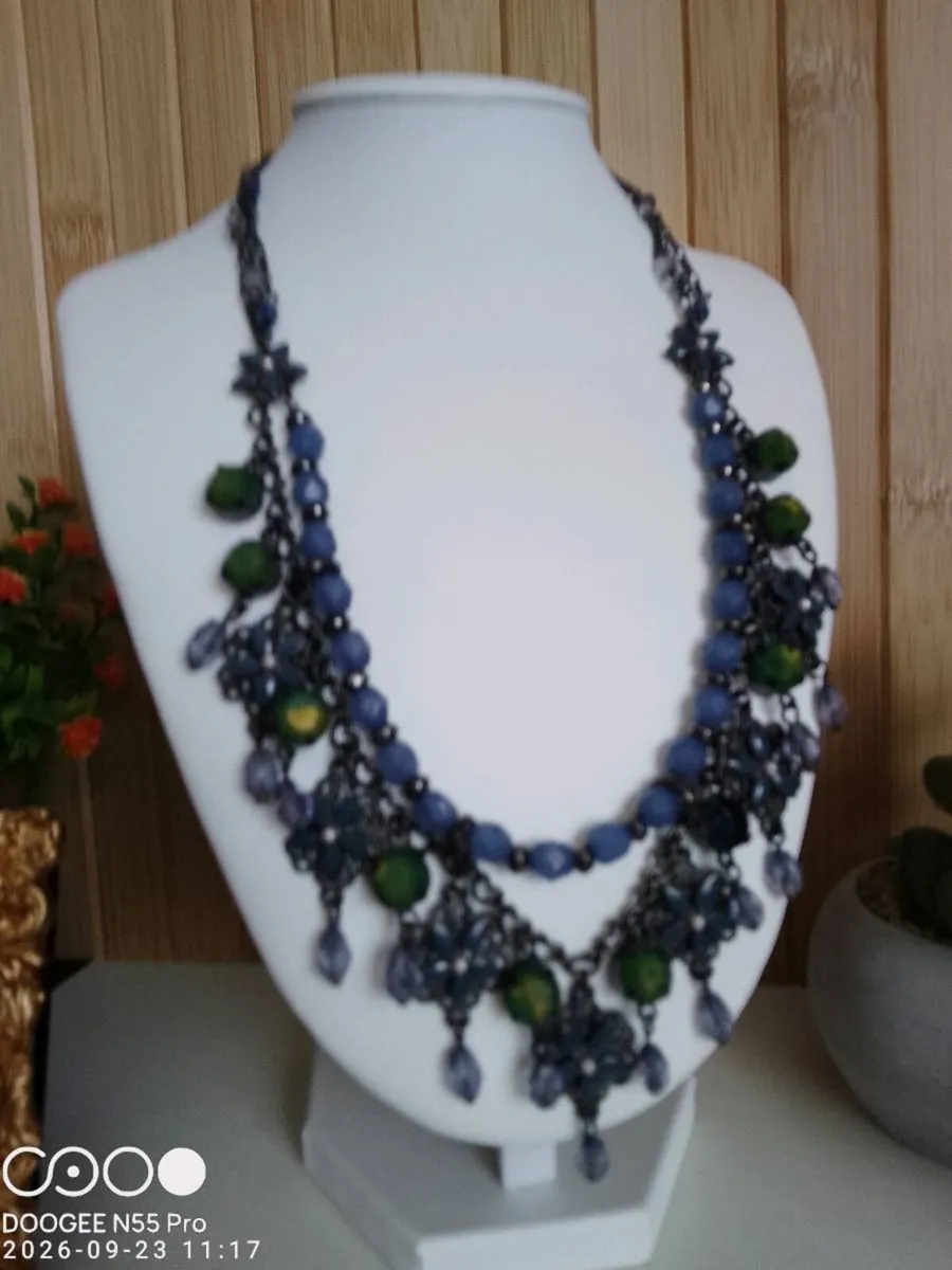 Women's Vintage Style Necklace - Image 2
