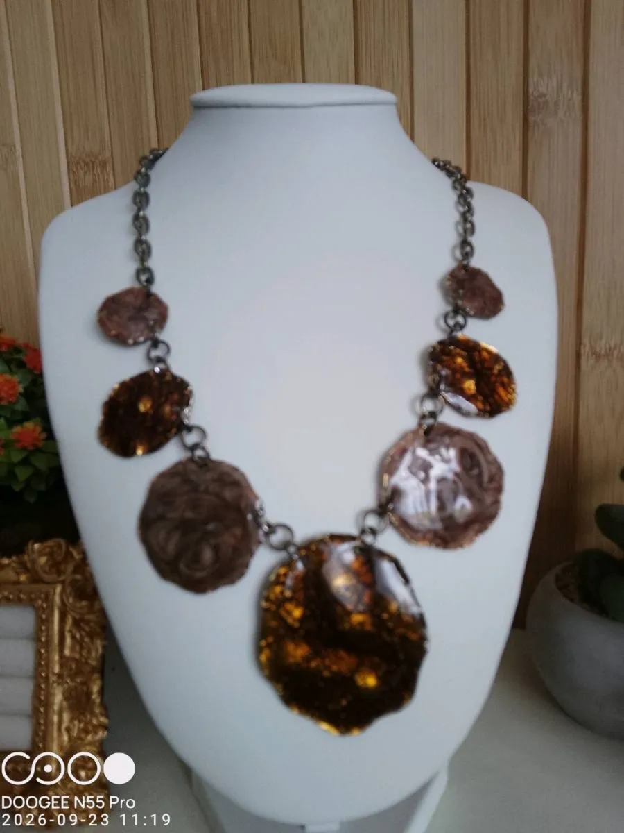 Women's Vintage Style Necklace - Image 1