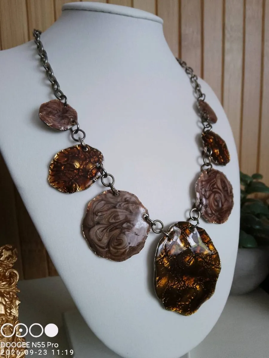 Women's Vintage Style Necklace - Image 2