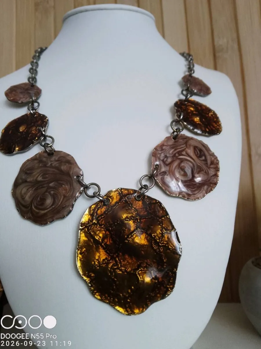 Women's Vintage Style Necklace - Image 3