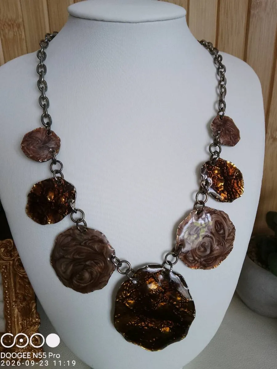 Women's Vintage Style Necklace - Image 4