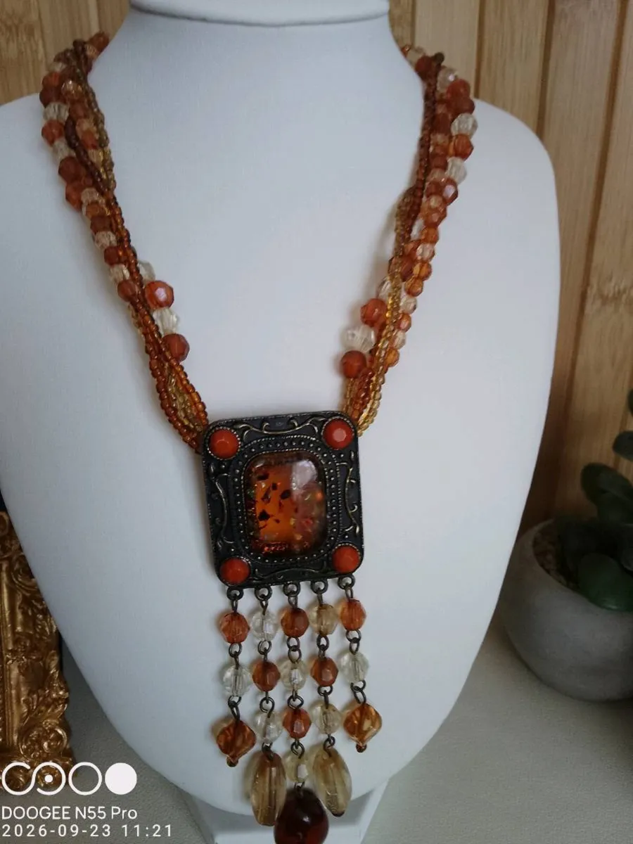 Women's Vintage Style Necklace - Image 4