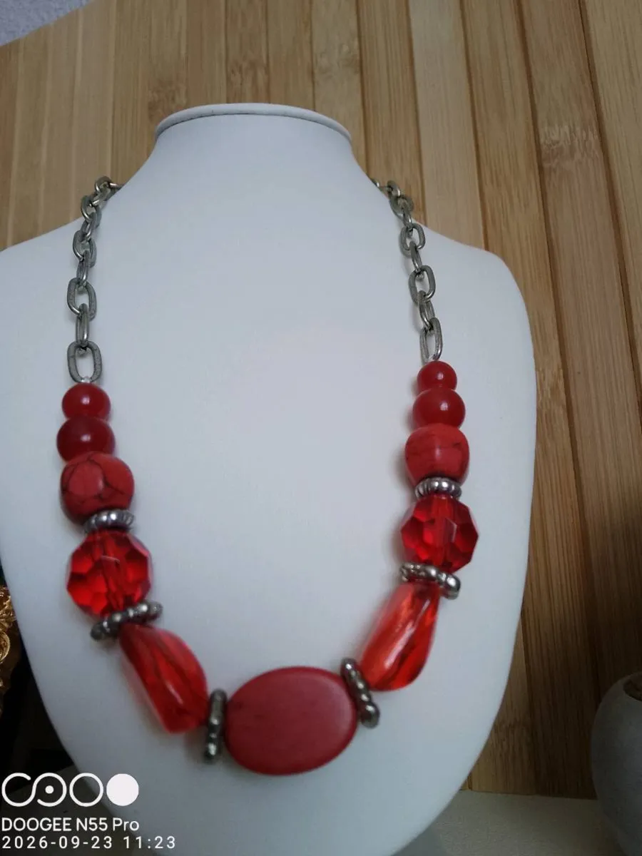 Women's Vintage Style Necklace - Image 3