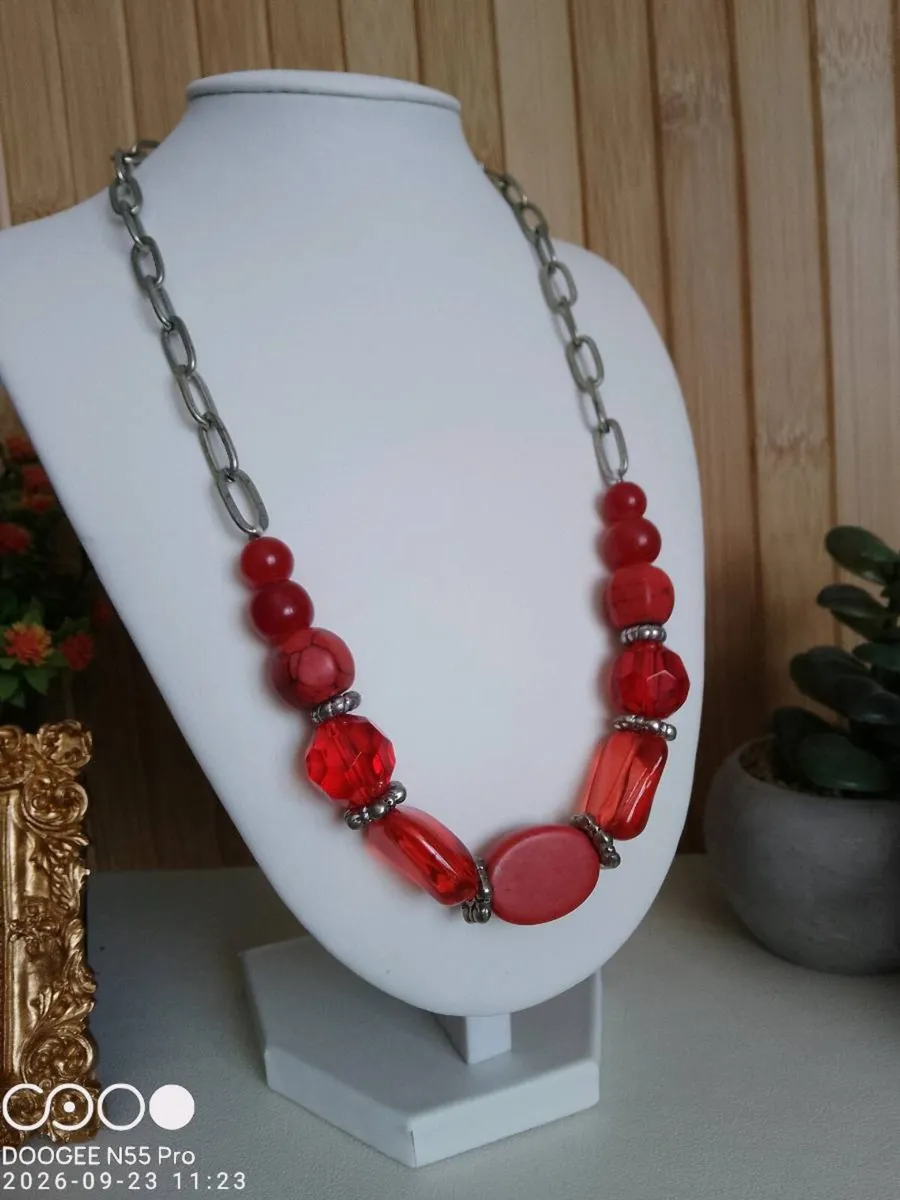 Women's Vintage Style Necklace - Image 1
