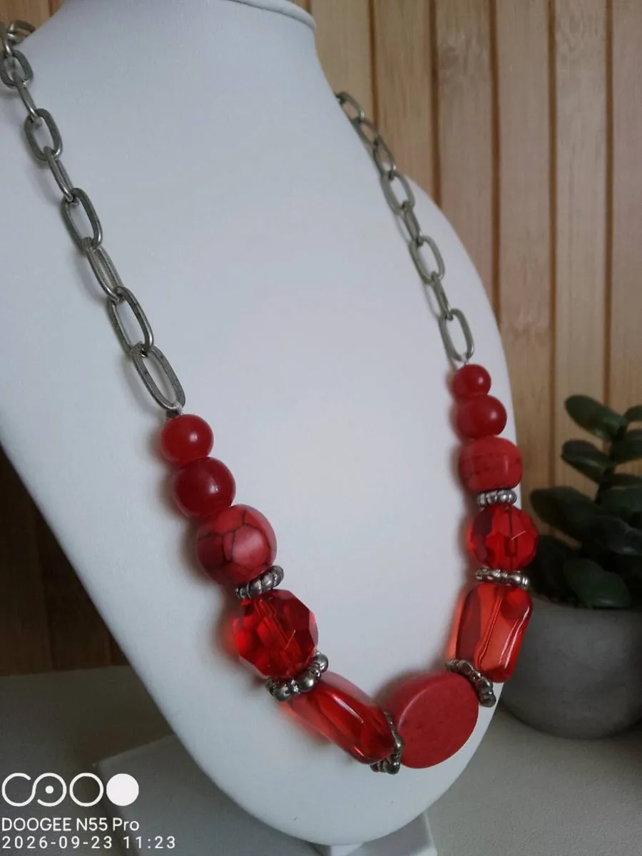 Women's Vintage Style Necklace - Image 2