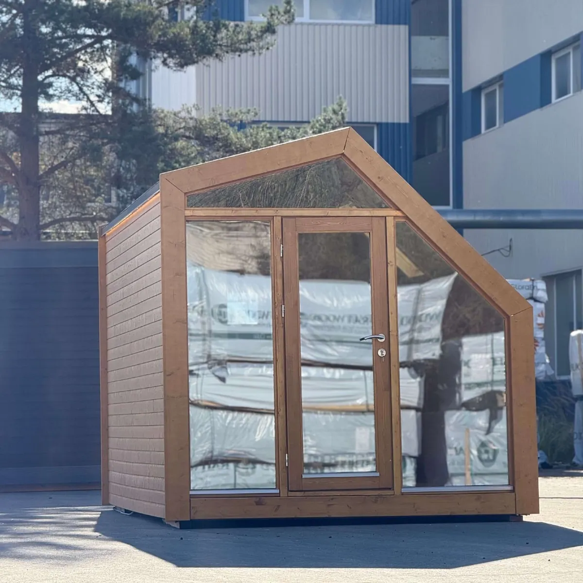 Ridgefall 2-Person Glamping Pod - Image 4