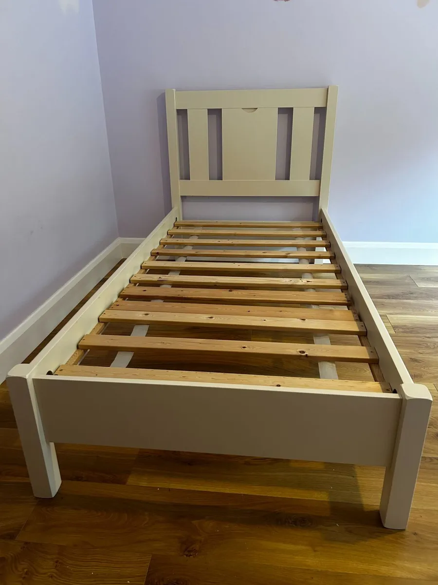 Single Bed - Cream (& Mattress) - Image 4