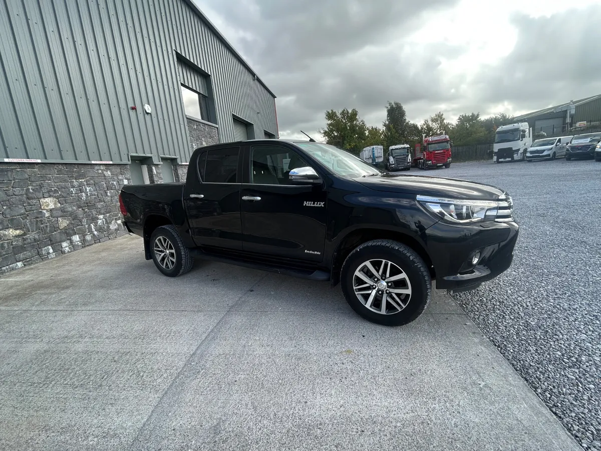 Toyota Hilux 2018 - Image 2
