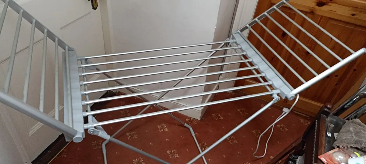 Pifco Heated Clothes Airer - Image 1
