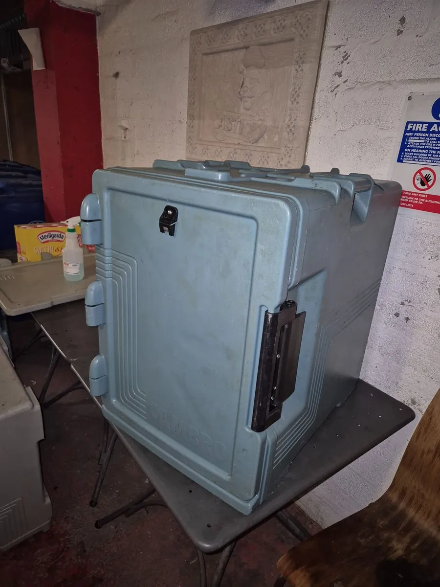 4 x Cambro Insulated Food Carriers - Image 4