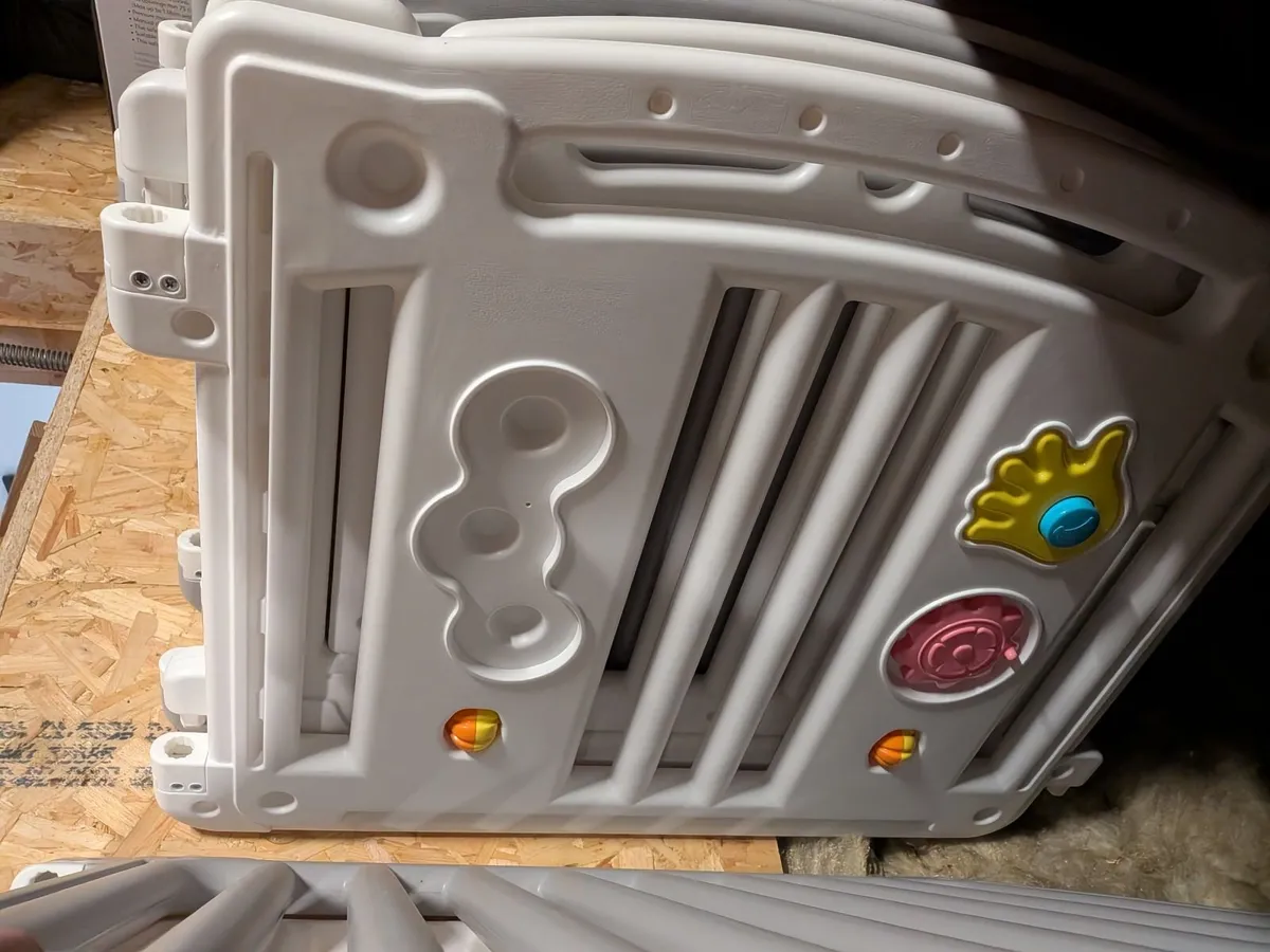 Kids playpen - Image 2