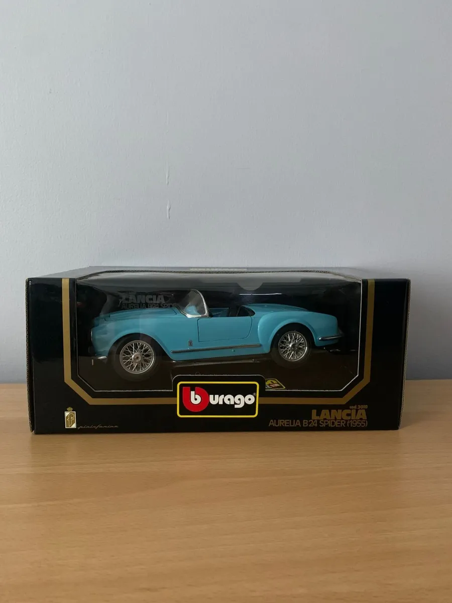 Lancia Aurelia B24 Spider 1955 1/18 Burago Model - Image 3