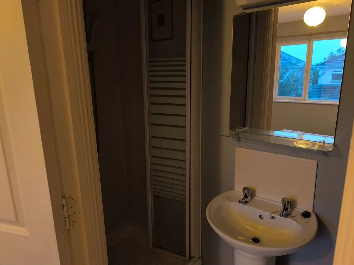 Room for rent - Image 2
