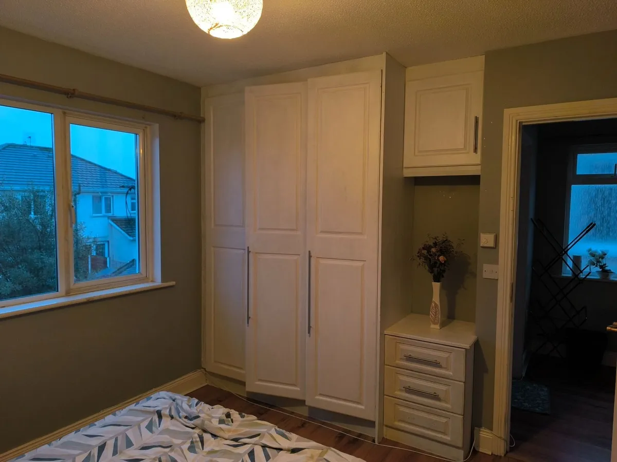 Room for rent - Image 4