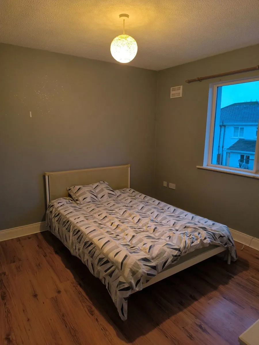 Room for rent - Image 3