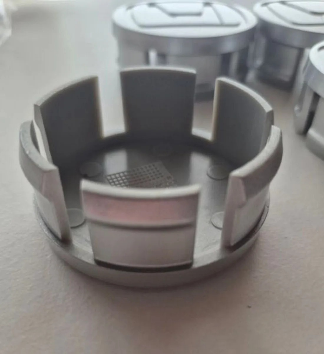 Honda 58mm centre caps - FREE POST - Image 3