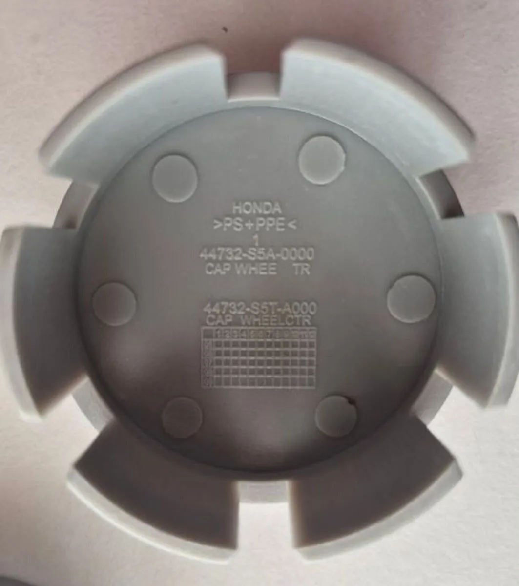 Honda 58mm centre caps - FREE POST - Image 2