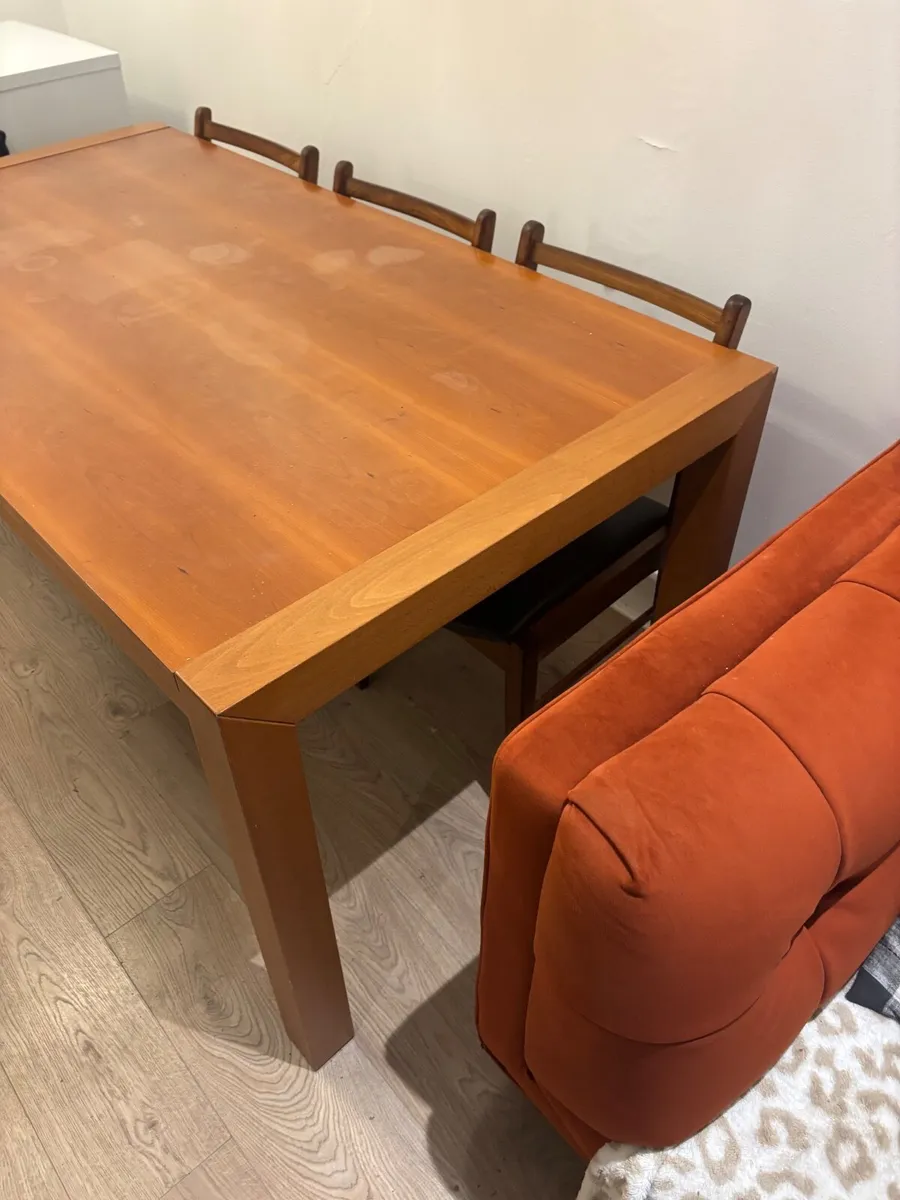 Solid wood dining table - Image 4