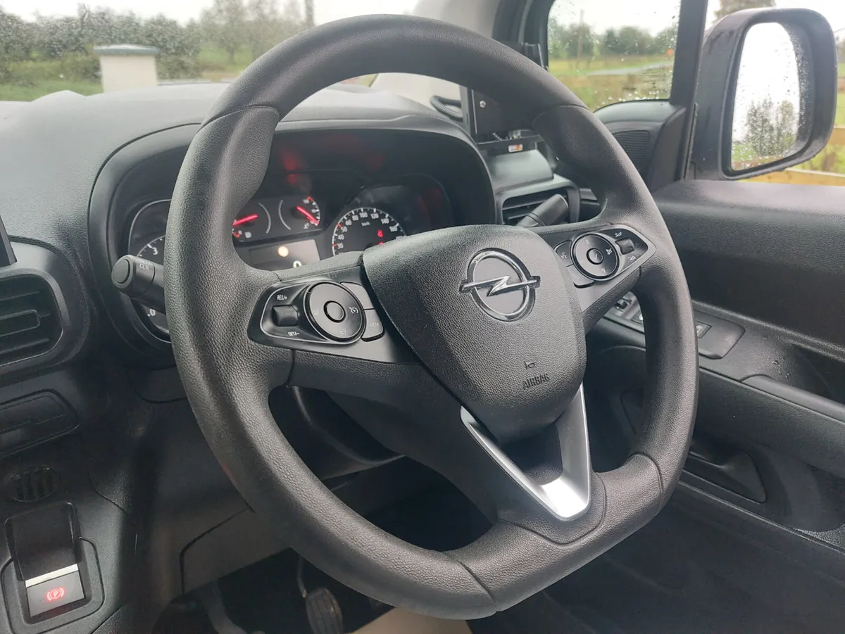 OPEL COMBO 202' 1.5 DSL - Image 4