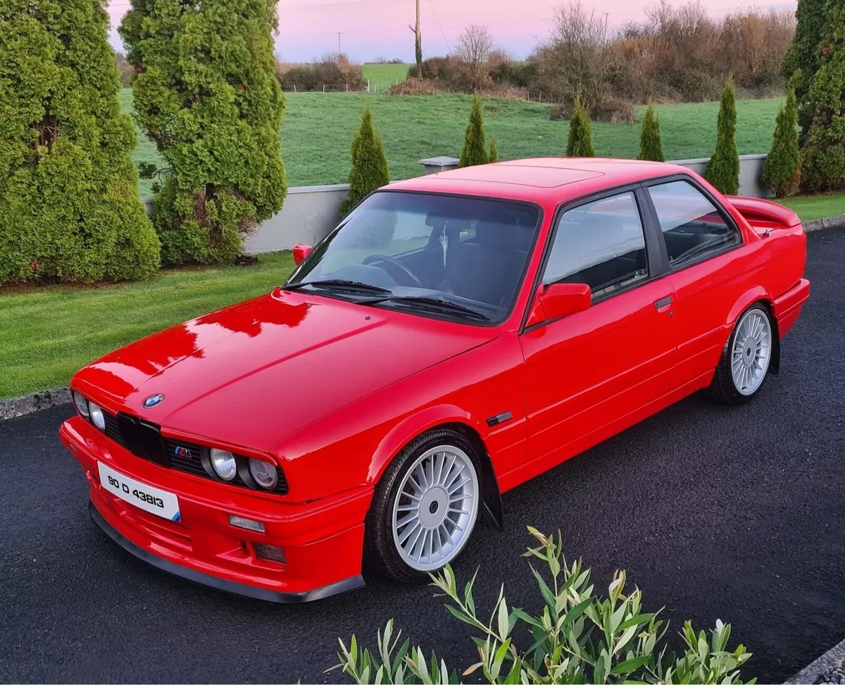 BMW E30 318is - Image 1