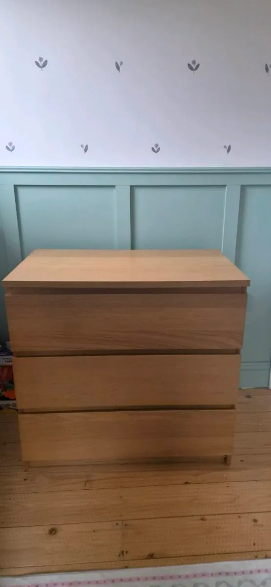 Small dresser - Image 1