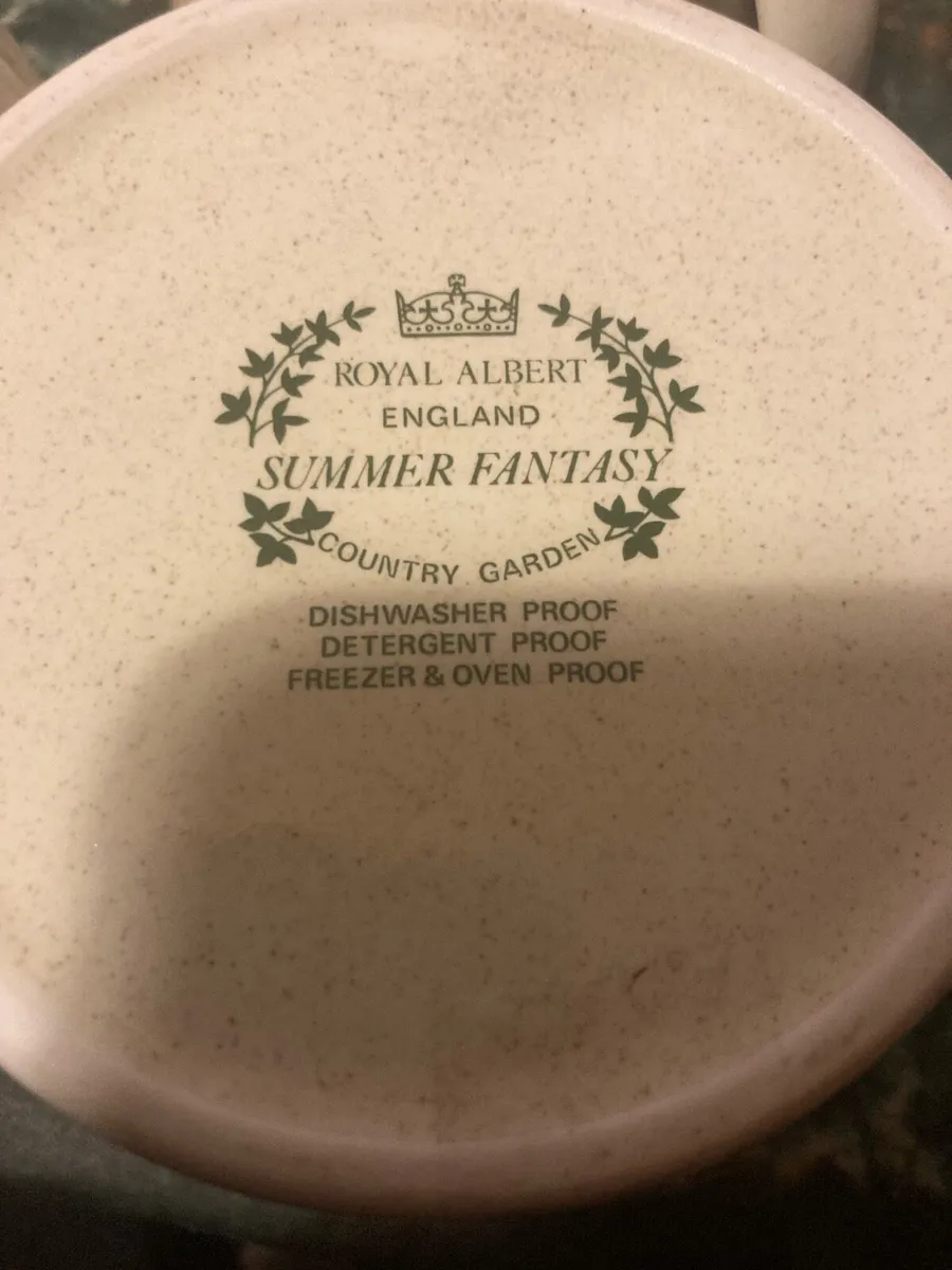 Royal Albert jug sugar pots free postage - Image 3