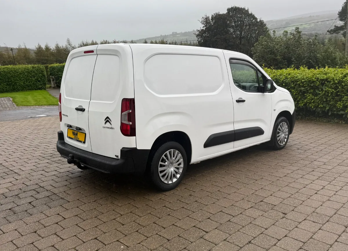 2021 Citroen Berlingo 1.5 LX NO VAT! - Image 4