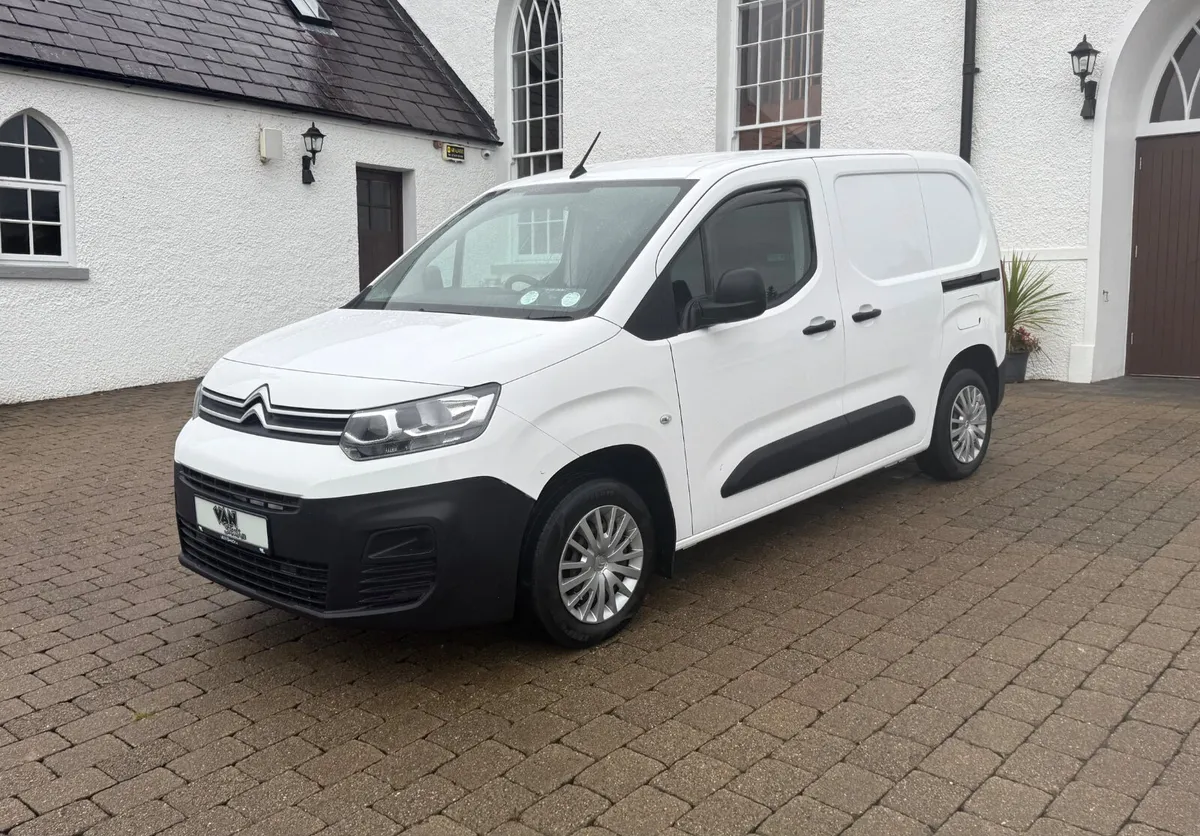 2021 Citroen Berlingo 1.5 LX NO VAT! - Image 3