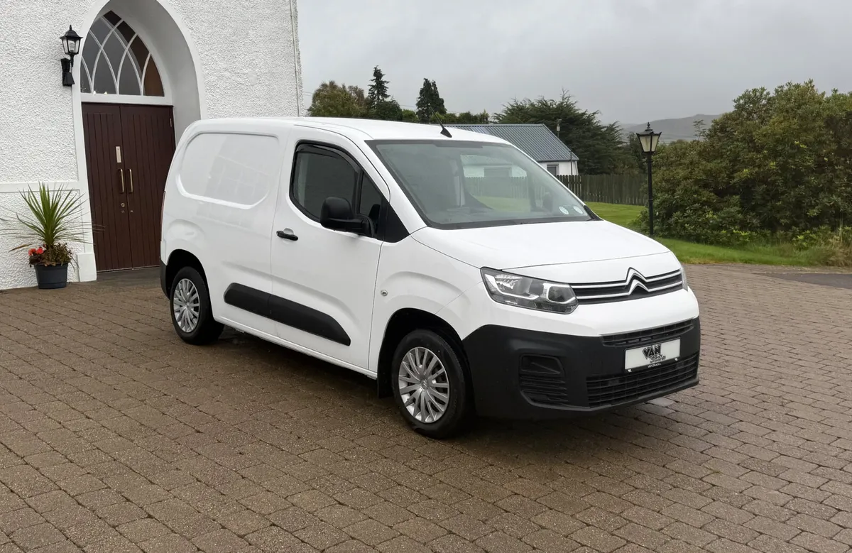 2021 Citroen Berlingo 1.5 LX NO VAT! - Image 1