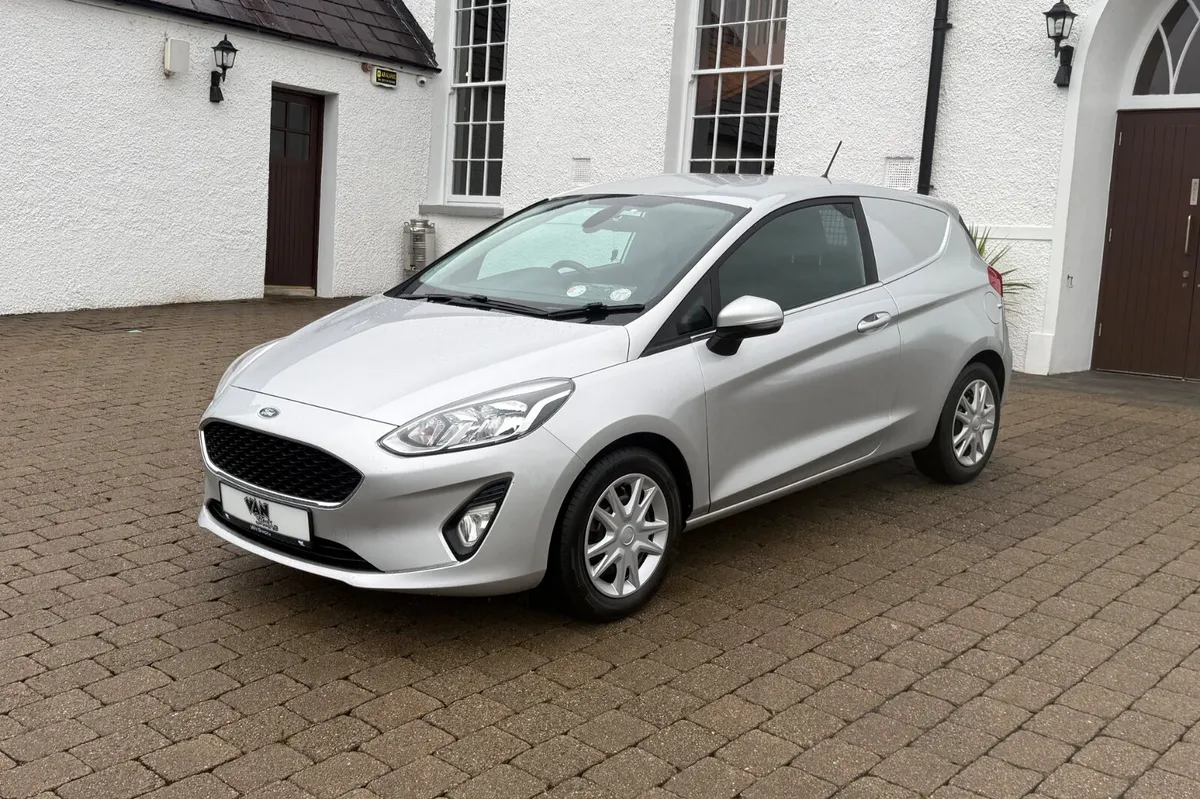 2020 (202reg) Ford Fiesta Van Trend - Image 3