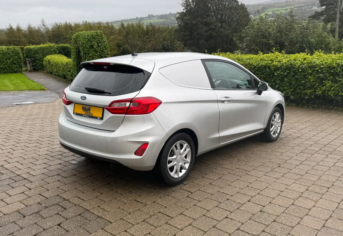 2020 (202reg) Ford Fiesta Van Trend - Image 4