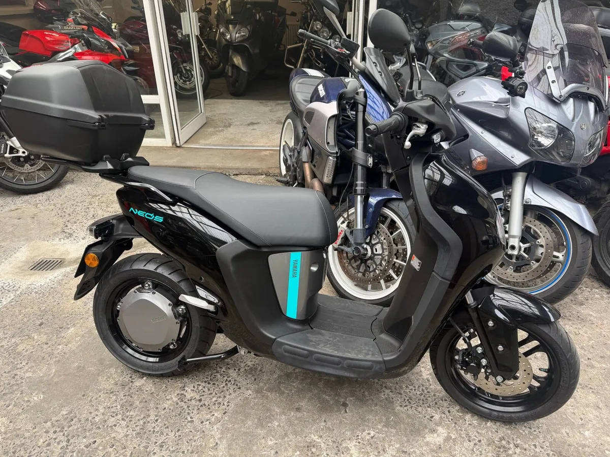 2025 Yamaha Neos Electric Scooter - Image 1