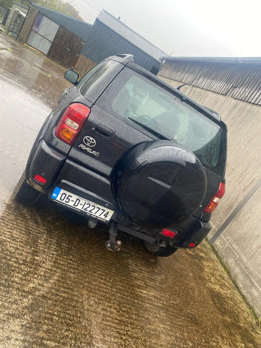 2005 Toyota RAV4 XTR - Image 2