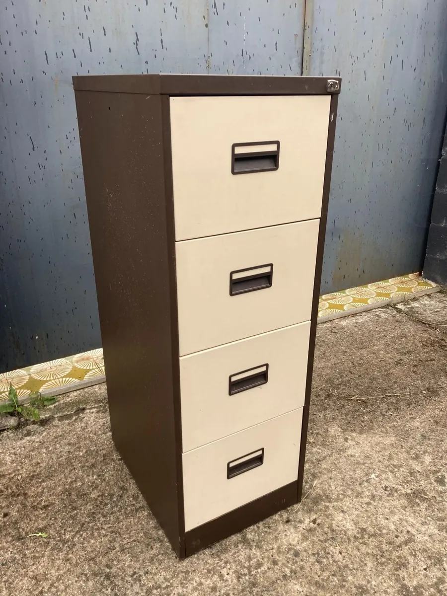 Filing Cabinet with Key - 4 Drawer - Image 1