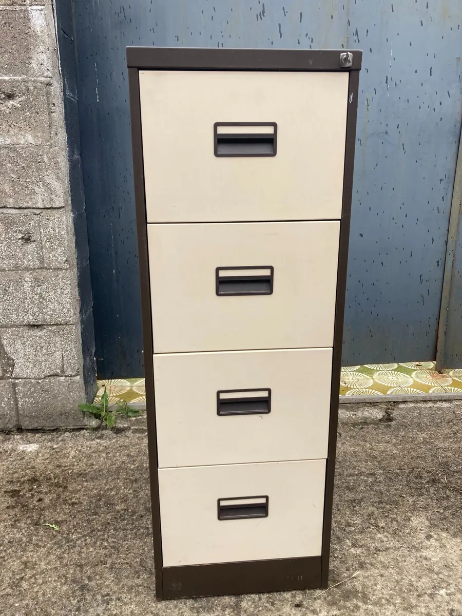 Filing Cabinet with Key - 4 Drawer - Image 3