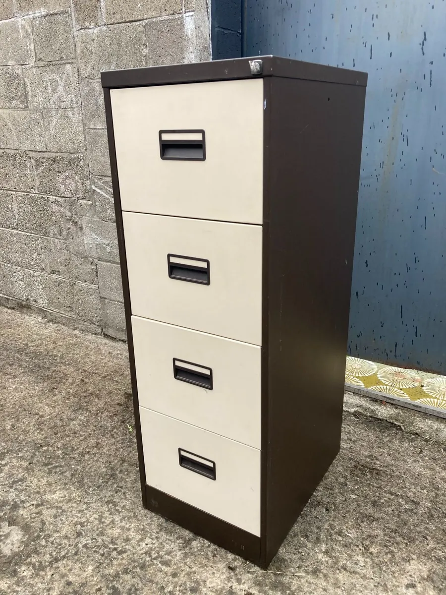 Filing Cabinet with Key - 4 Drawer - Image 4