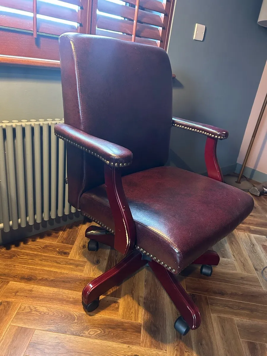 Office chair - Image 1