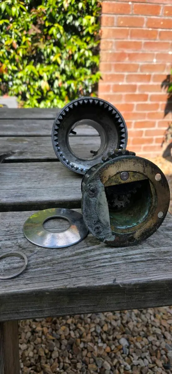 Lewmar 2 Speed winches - Image 4