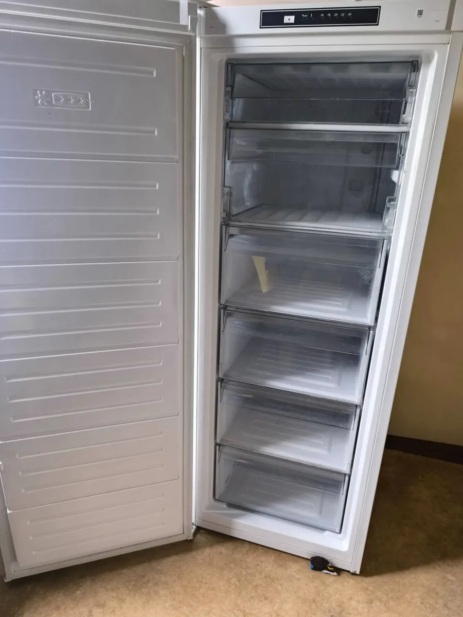 Upright NordMende freezer - Image 1