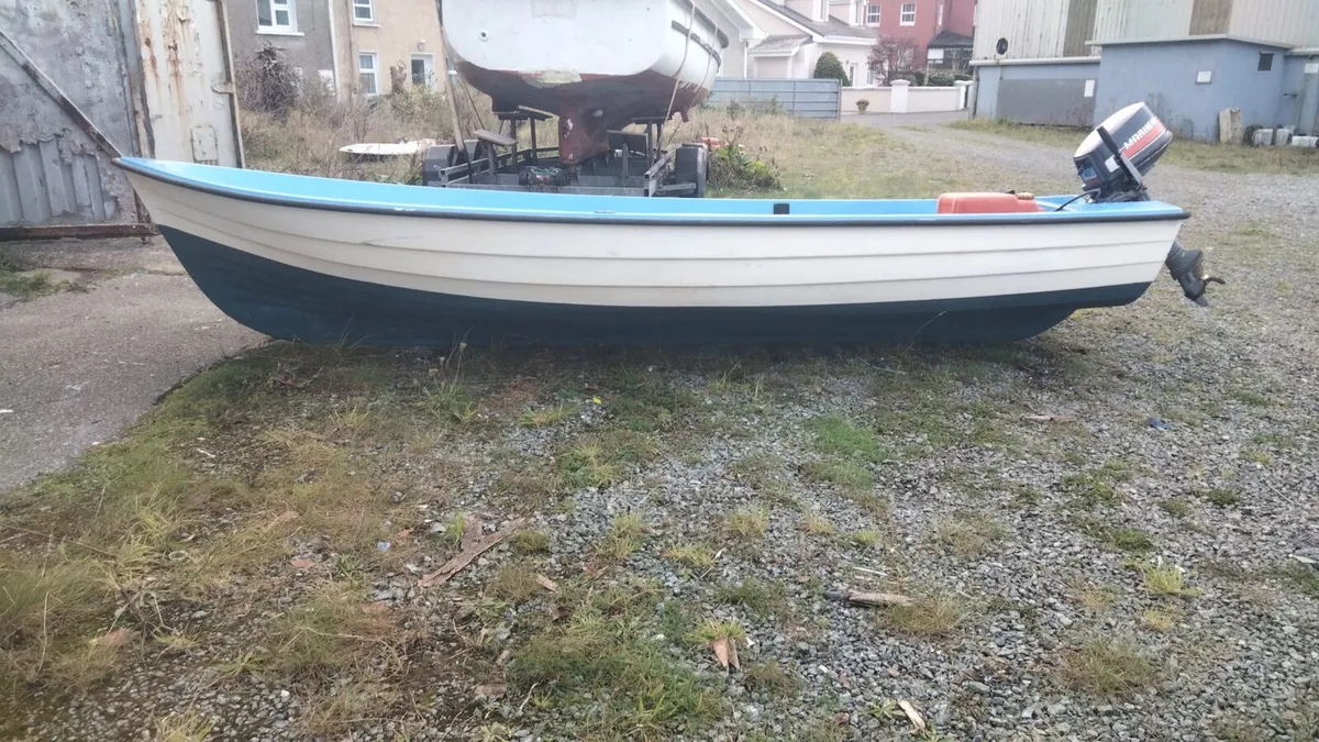 Fibreglass boat - Image 1
