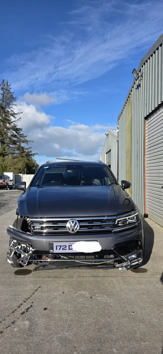 172 VW TIGUAN R-LINE 4 MOTION  DIESEL - Image 2