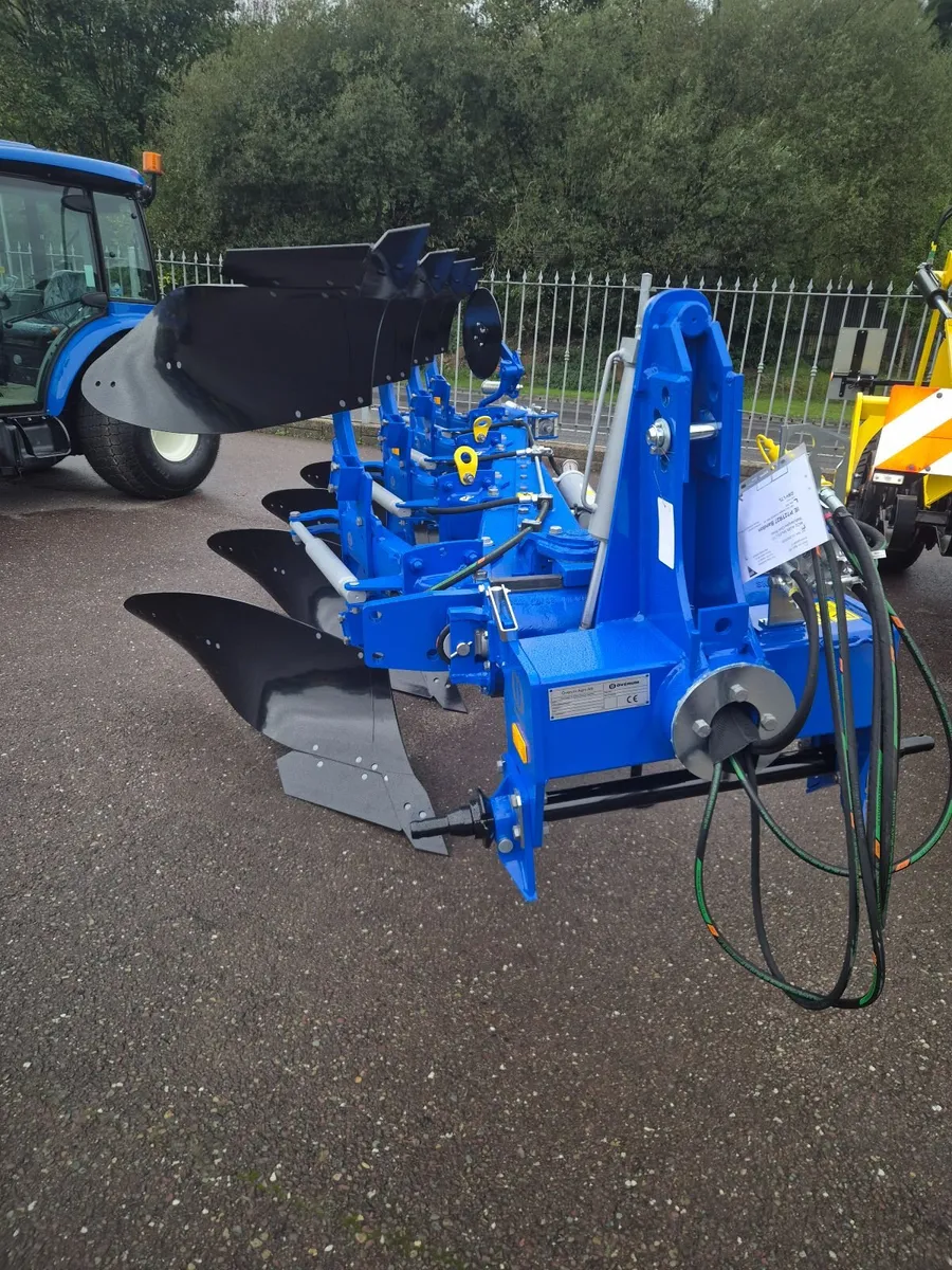 Original Overum 4 Board Reversalable plough. - Image 4